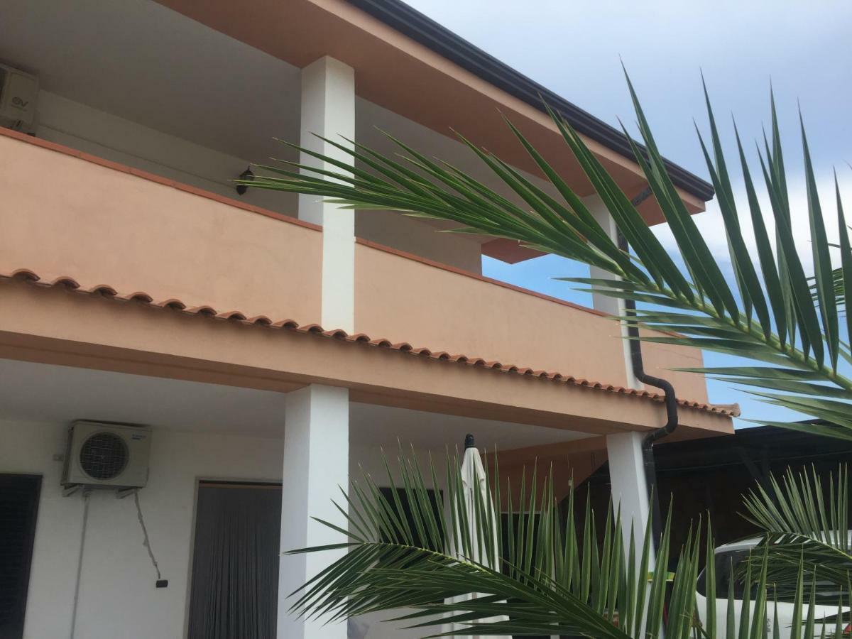 Casa Vacanze Foce Varano Apartment Exterior photo